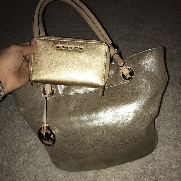 Michael Kors Handbags - Micheal Kors Gold Tote/Wallet Set